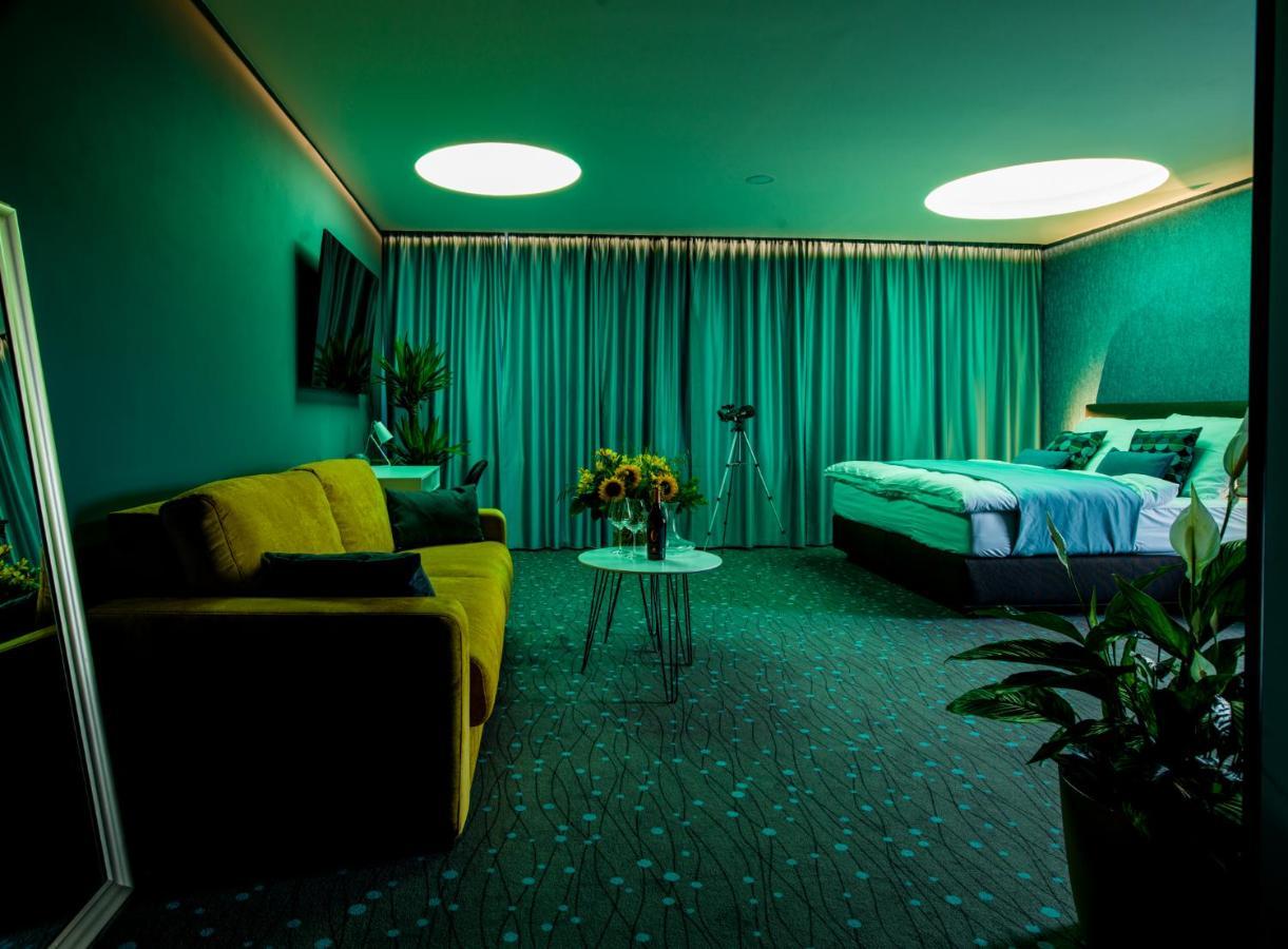 Rooftop Planet Prague Hotel Esterno foto